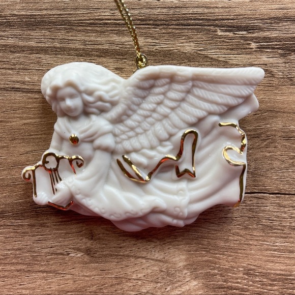 Vintage Avon Lot of 2 Bisque Porcelain Christmas Tree Ornaments 24 K Gold Accent - Picture 3 of 5